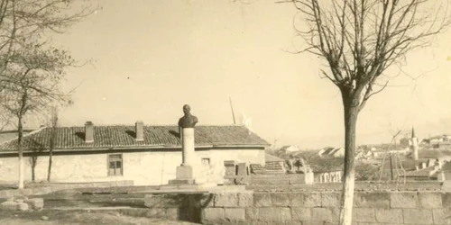 Muzeul Carsium din Hârşova - fostul local şcoala Cotovu Sursa foto Constantin Nicolae