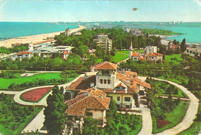 Construcția superbă a Palatului Regal