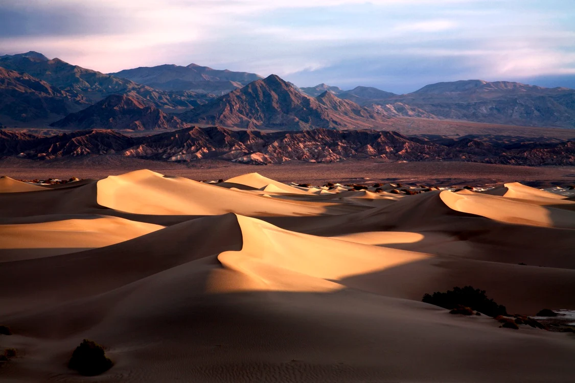 valea mortii california foto shutterstock 