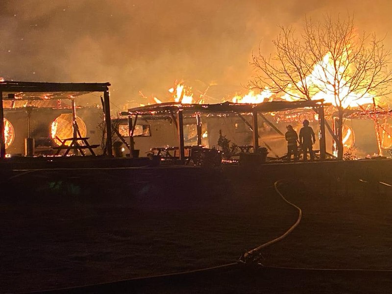 Piromanul sinucigaș din Prahova. A dat foc la casă, apoi s-a sinucis în pădure. Doi copii au rămas pe drumuri