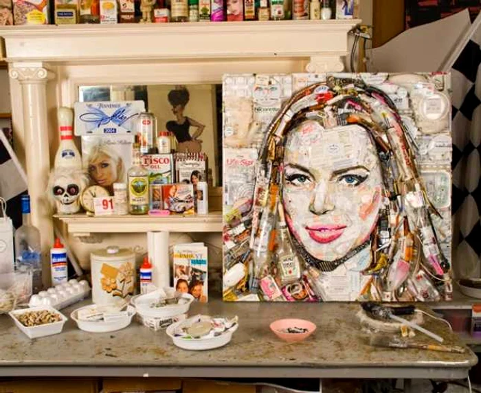 lindsay lohan facebook