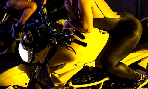 Anda Adam (36 de ani) și Roxana Vancea filmează, împreună, un nou videoclip jpeg