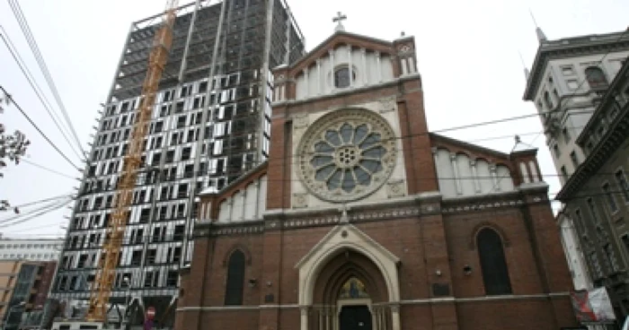 Oprescu vrea oprirea lucrărilor la Cathedral Plaza