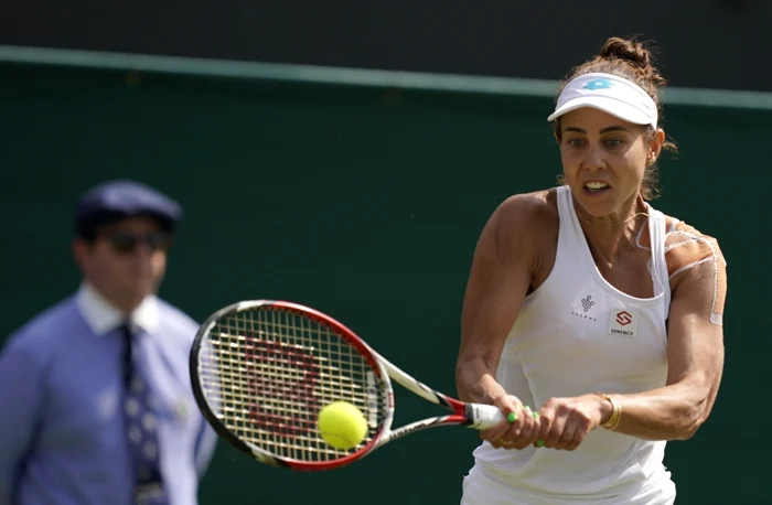 Mihaela Buzărnescu a avut o evoluție bună în meciul cu Simona HalepFoto: EPA-EFE