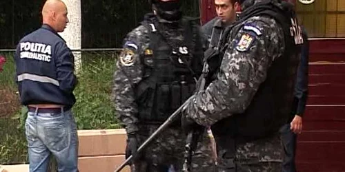 Percheziţii la o fabrică de anabolizante din Piteşti. FOTOCristi Ionică