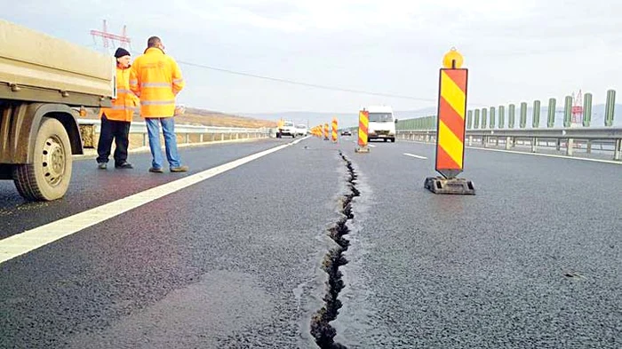 În noiembrie 2014, la o  săptămână de la inaugurare,  au apărut primele fisuri în  asfalt, în zona viaductului Aciliu 