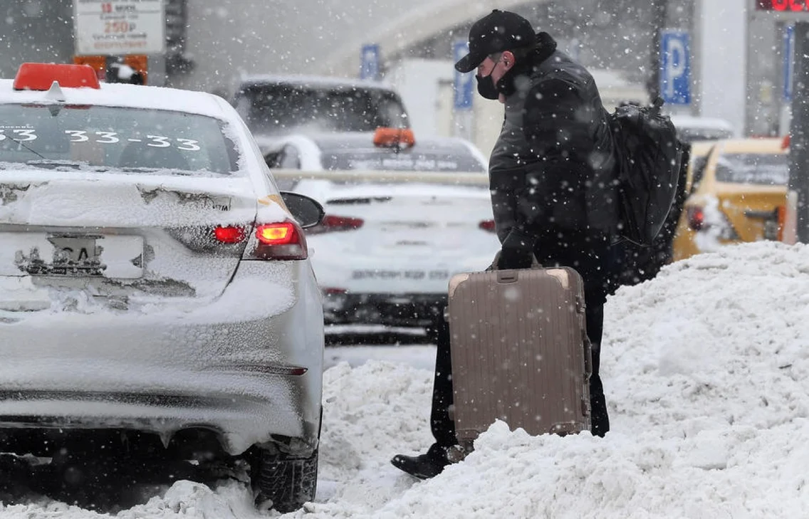 ninsoare rusia camioane zapada meteo FOTO EPA