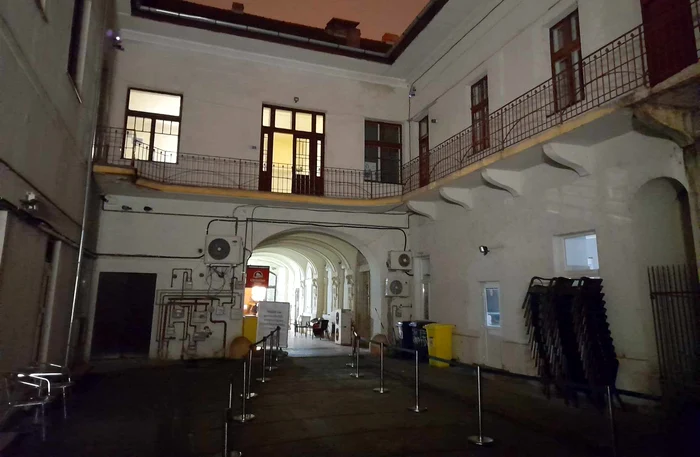 Intrarea în Pixel