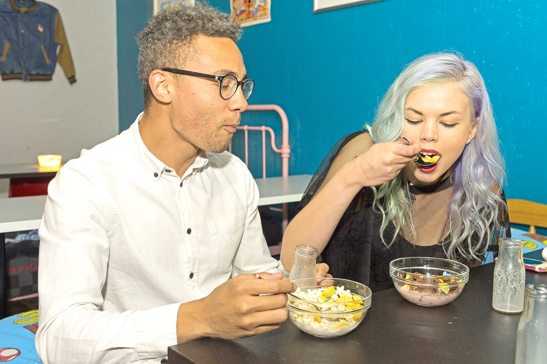 
    Foarte tare! La Londra s-a deschis prima cafenea din lume care serveşte micul dejun şi la prânz, şi la cină. Dă-ţi iubita pe spate cu o cină romantică plină de fibre integraleFoto: Guliver / Rexfeatures  