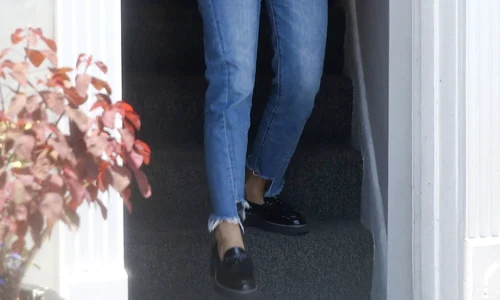 *EXCLUSIVE* Selena Gomez makes a visit to the doctor's in Beverly Hills jpeg