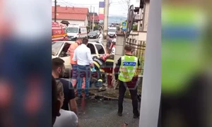 femeie accidentata mortal pe trotuar png