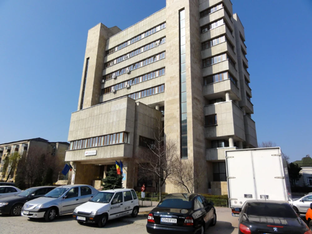 Sediul central al Direcţiei Generale a Finanţelor Publice Olt de la Slatina