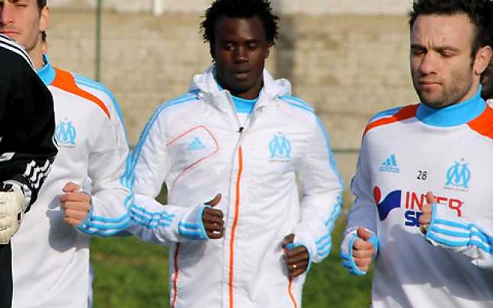 Sougou (centru) a debutat cu gol la Marseille