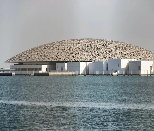 De la un Luvru la altul Din Paris în Abu Dhabi jpeg