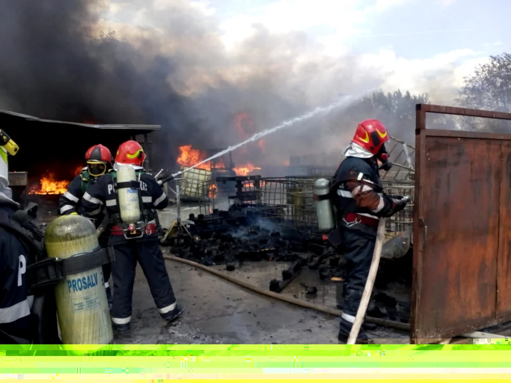Imagine de la incendiu, Foto ISU Vâlcea