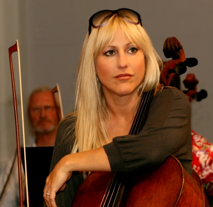 Violoncelista Amanda Forsyth este căsătorită cu violonistul Pinchas Zukerman, alături de care a concertat în cadrul Festivalului George Enescu FOTO Arhiva Festivalului George Enescu