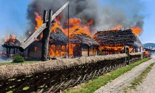 Incendiu de proporții la Casa Muzeu din Cizer, județul Sălaj (© Ministerul Culturii)