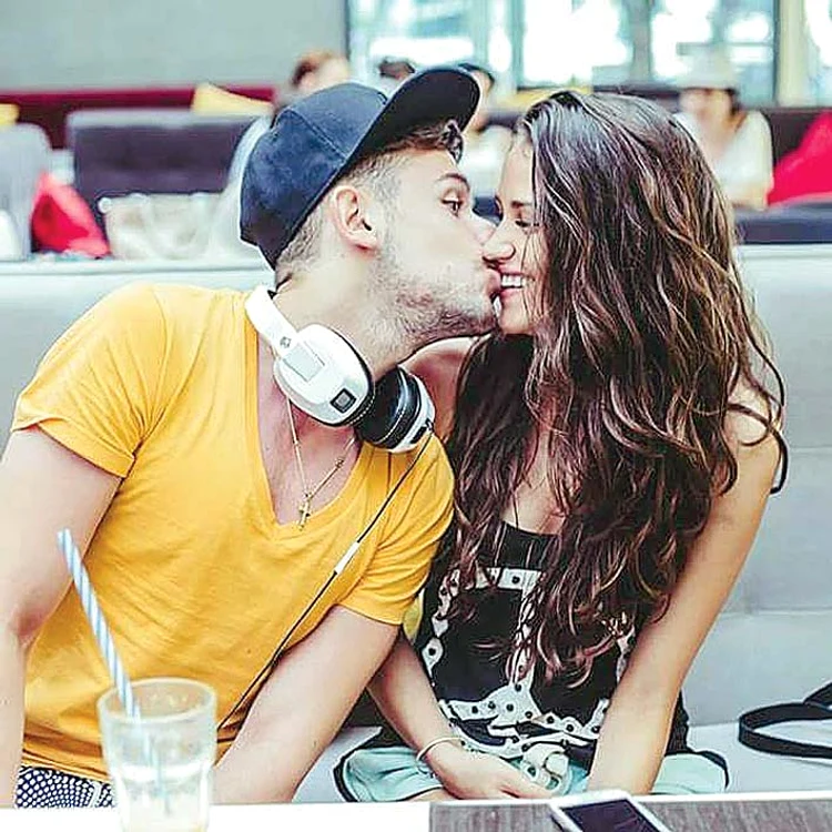 Oana şi Bogdan s-au cunoscut într-un studio de înregistrări