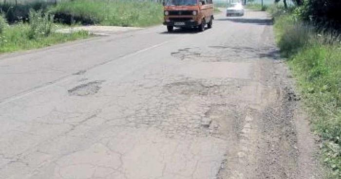 Suceava: Drumul Dărmăneşti-Siret va fi asfaltat