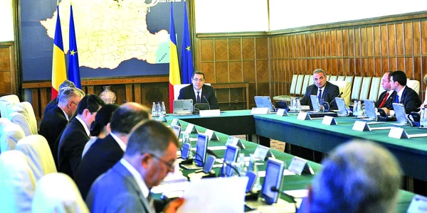 Guvernul crede că românii vor cheltui mai puţin, plătind TVA în scădere cu 1,3 miliarde de lei