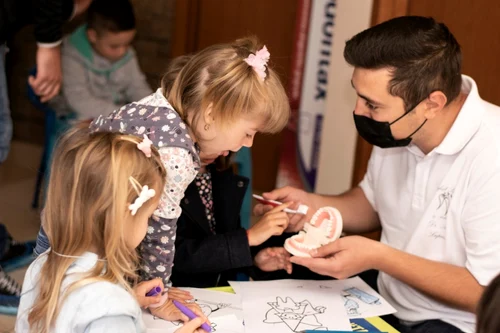 zâmbetul copilăriei