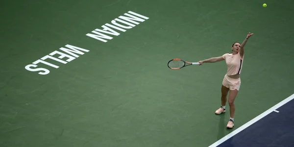 Simona Halep în meciul contra cehoaicei Kristyna Pliskova la turneul Indian Wells în California Statele Unite ale Americii FOTO Guliver / Getty images