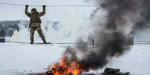 Militari ucrainieni în rezervă se antrenează la unitatea 169 Desna din in Desna Ucraina FOTO Guliver / Getty Images / Brendan Hoffman