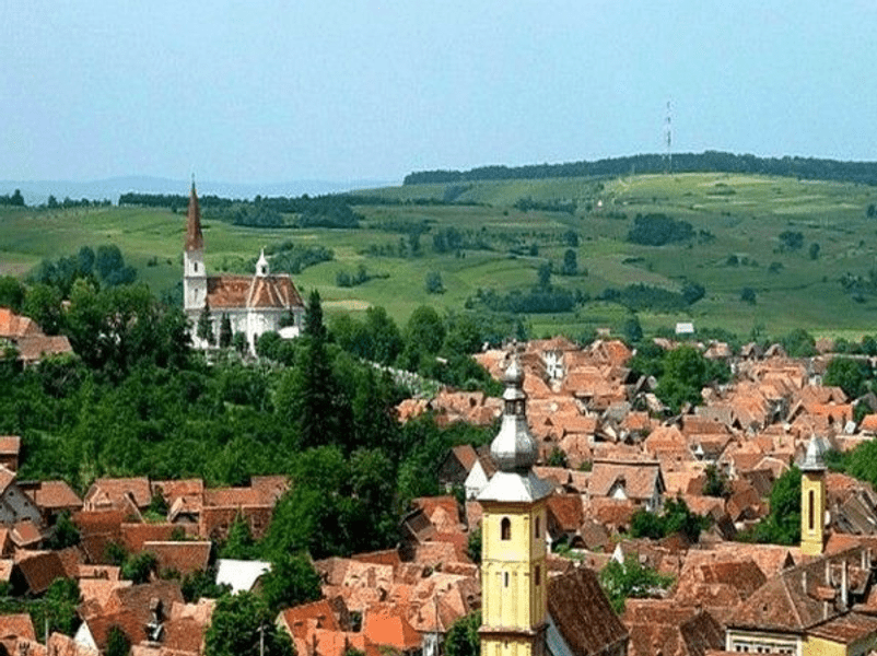 Sibiul are cel mai atractiv sat turistic din lume. România a avut trei candidate în cursă