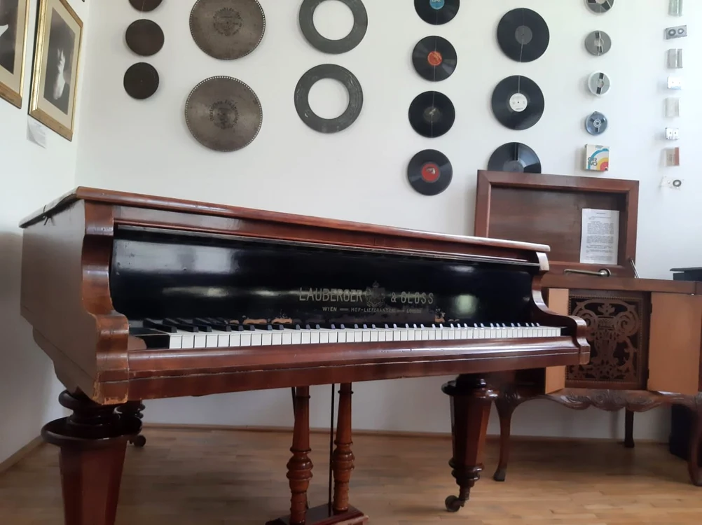 Pianul compozitorului George Dima FOTO Ioan Buciumar