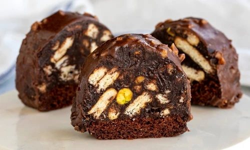 Prajitura cu salam de biscuiti  Sursa foto shutterstock 2178154925 jpg