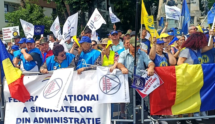 Marș de protest în jurul Parlamentului, luni, organizat de Cartel Alfa. Confederația face apel la unitate sindicală