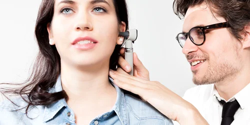 cerumen urechi ceara shutterstock 504644287 jpg