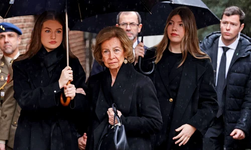 Regina Sofia cu nepoatele Leonor și Sofia GettyImages 2256718888 jpg