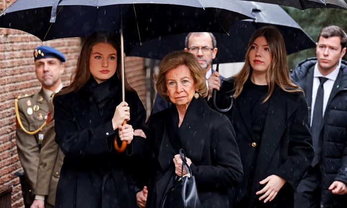 Regina Sofia cu nepoatele Leonor și Sofia GettyImages 2256718888 jpg