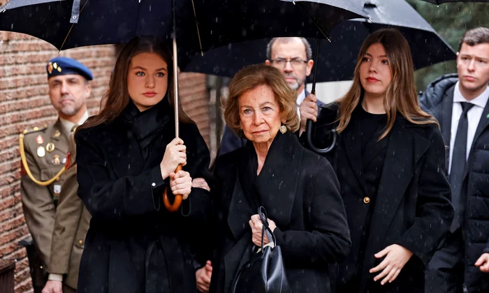 Regina Sofia cu nepoatele Leonor și Sofia GettyImages 2256718888 jpg
