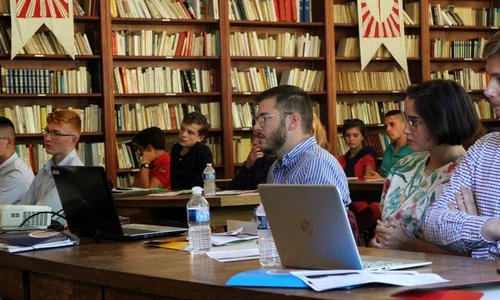 Cultura şi intelectualii în maşina de tocat idei jpeg