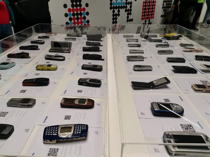 Telefoanele mobile de altădată FOTO Ștefan Both