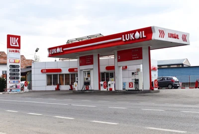 Benzinărie Lukoil FOTO Shutterstock