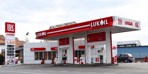 Benzinărie Lukoil FOTO Shutterstock