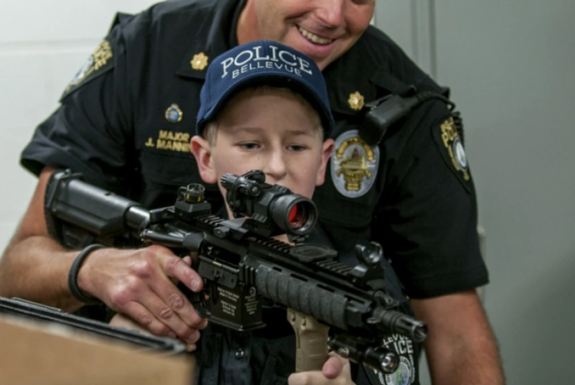 Gage, polițist la 13 ani