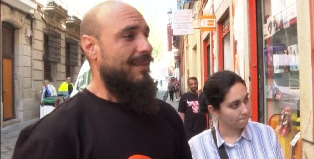 O bătrână din Spania și-a găsit casa ocupată de un cuplu de români. „Am crezut că proprietara a abandonat-o“