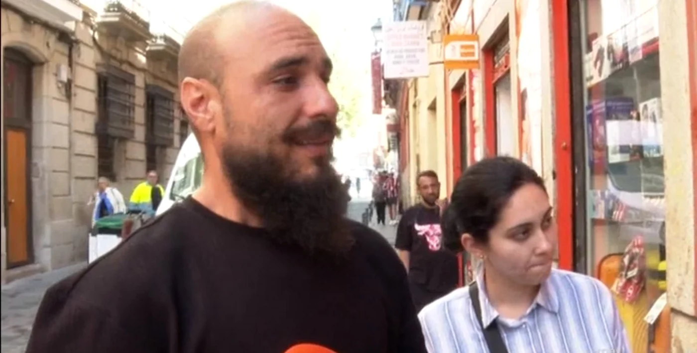 Cuplul care a ocupat locuința / captură: Antena 3 