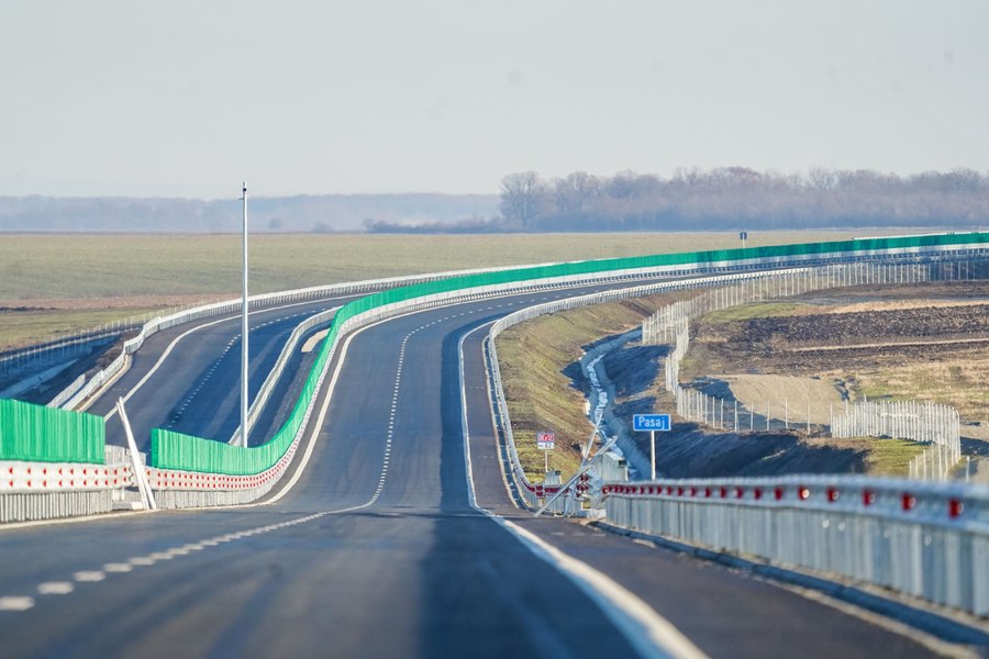 De mâine se va putea circula pe încă un tronson al primului drum expres din România