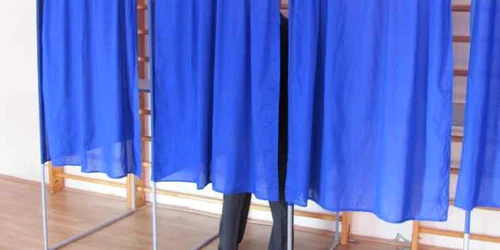 Prezenţa la vot a fost la ora 14.00 de numai 15,76 la sută