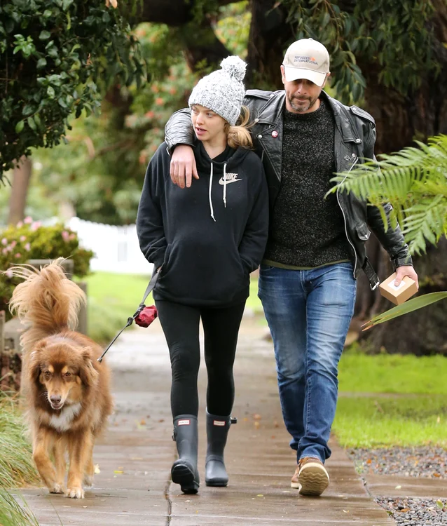 Exclusive Pregnant Amanda Seyfried & Thomas Sadoski Out For Lunch In Hollywood jpeg