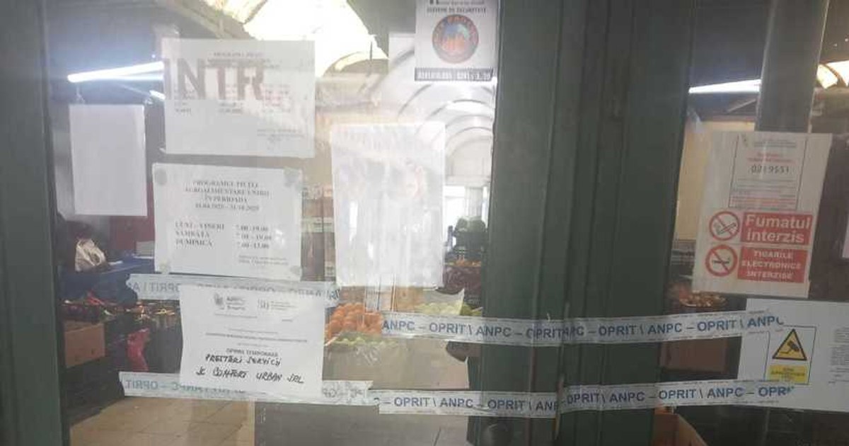 Pisicile dintr-o piață din Constanța luptă cu șobolanii pe timpul nopții, iar aceasta s-a închis temporar. Pisicile dintr-o piață din Constanța luptă cu șobolanii pe timpul nopții, iar aceasta s-a închis temporar.