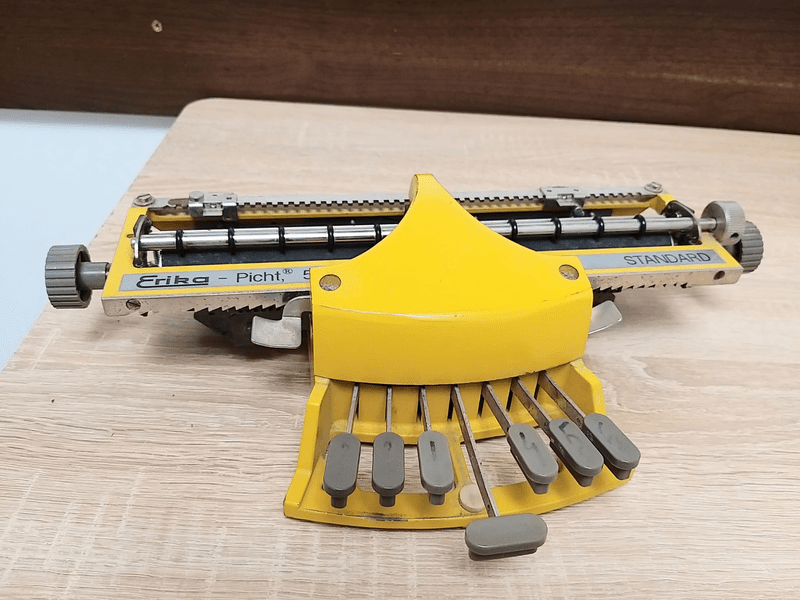 Moșul de la Catharsis: familii pentru 17 orfani și mașină de scris Braille pentru studenta premiantă nevăzătoare