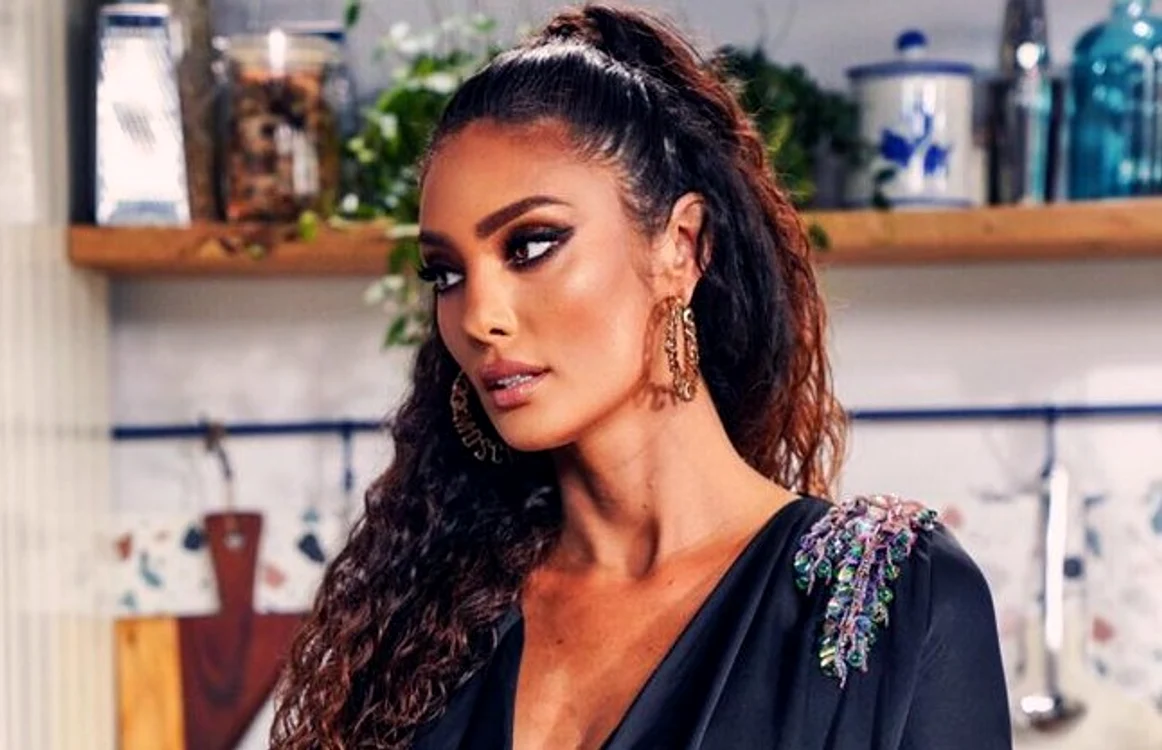 Claudia Pavel dă startul aparițiilor HOT de pe litoralul românesc!