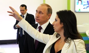 p 7 Vladimir Putin la sediul postului de televiziune Russia Today WC jpg jpg