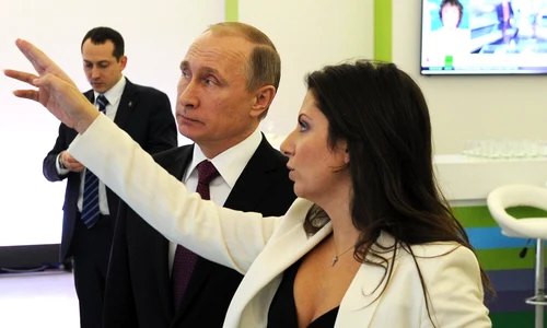 p 7 Vladimir Putin la sediul postului de televiziune Russia Today WC jpg jpg